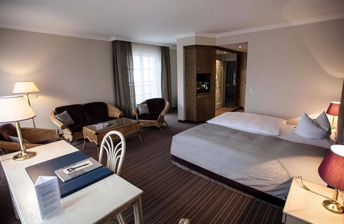 Feste Zons Hotel | Hotel Schloss Friedestrom