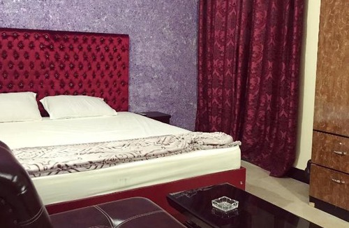 Karachi Hotel | Hotel Second Home