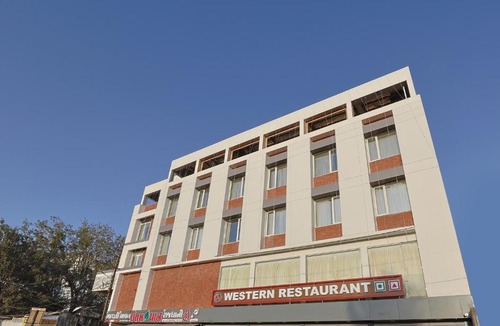 Sayajiganj Hotel | HOTEL SERA, Vadodara