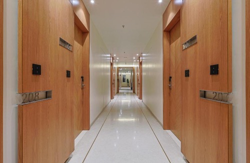 Sayajiganj Hotel | HOTEL SERA, Vadodara