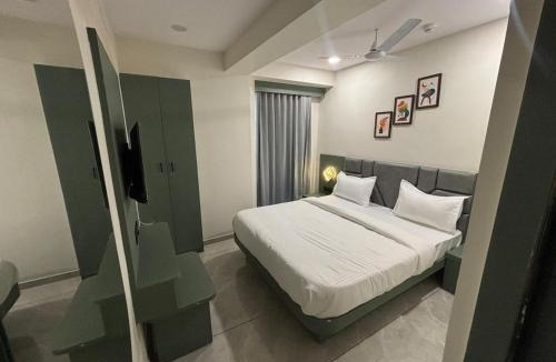 Khattalwada Hotel | HOTEL SERENITy