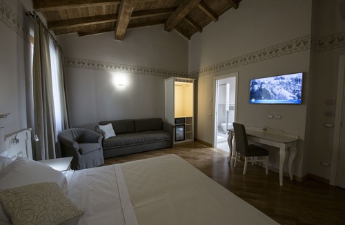 Cornegliano Laudense Hotel | Hotel Sesmones