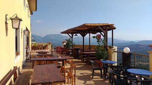 Castelluccio Superiore Hotel | Hotel Sette E Mezzo