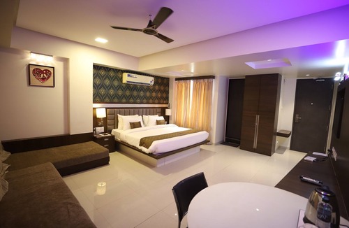 Nashik Hotel | Hotel Seven Sky