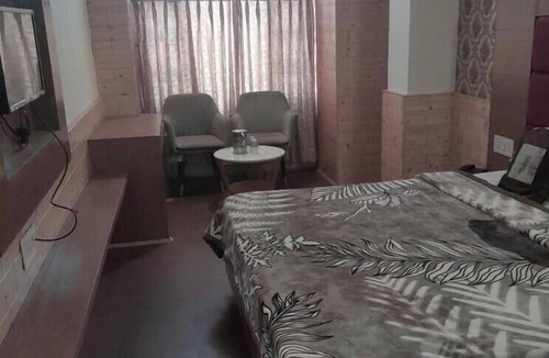Naina Devi Hotel | Hotel Sharma Guest House
