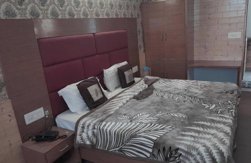 Naina Devi Hotel | Hotel Sharma Guest House