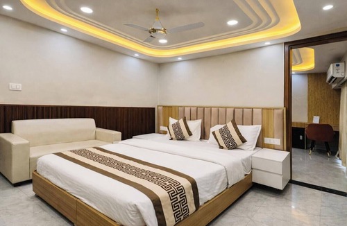 Vrindavan Hotel | Hotel Shree Sadhna