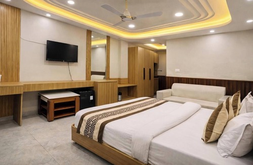 Vrindavan Hotel | Hotel Shree Sadhna