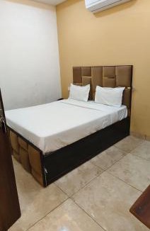 Sanwer Hotel | Hotel shree shiv