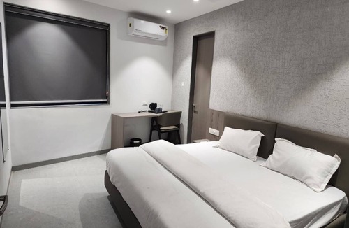 Surat Hotel | HOTEL SHREEDARSHAN