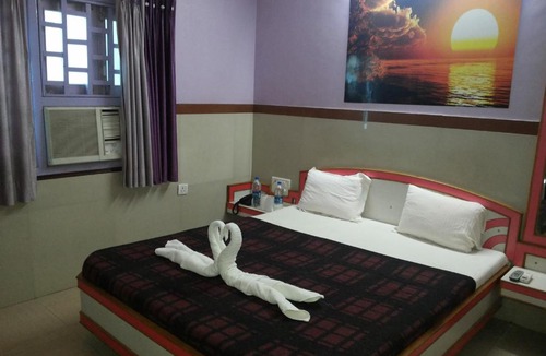 Dwarka Hotel | Hotel ShreeNidhi