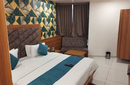 Chandkheda Hotel | Hotel Silver Inn