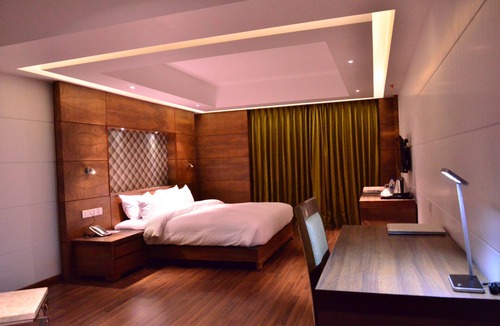 Hazratganj Hotel | Hotel Silvete