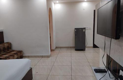Sector 39 House | Hotel singh residency Medanta