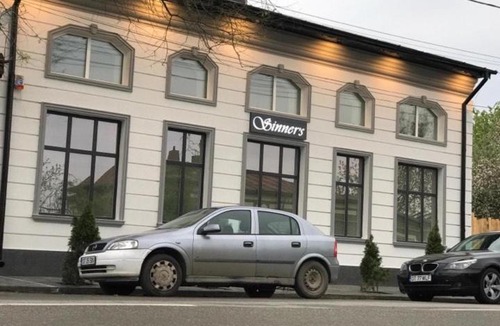 Corabia Hotel | Hotel Sinner's Shelby
