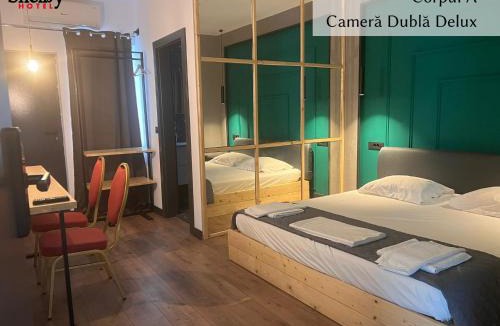 Corabia Hotel | Hotel Sinner's Shelby