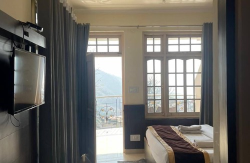 Bhagsu Nag Hotel | Hotel Sky pie