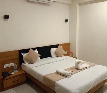 Dholka Hotel | Hotel Skyline