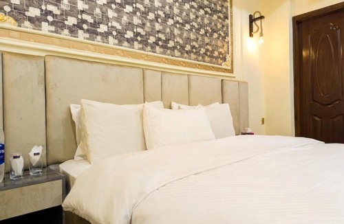 Gulshan-E-Jamal Hotel | Hotel SkyLIT