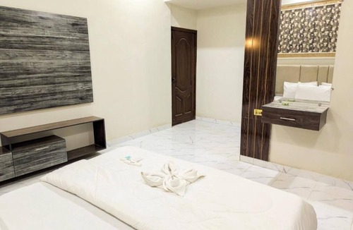 Gulshan-E-Jamal Hotel | Hotel SkyLIT