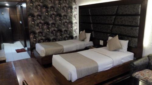 Panchkula Urban Estate Hotel | Hotel Solitaire Chandigarh - 10 Mins from Railway Station