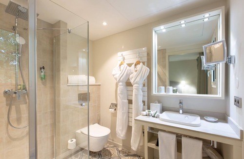 Vence Hotel | Hotel Spa & Restaurant Cantemerle