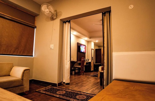 Sidhpur Hotel | Hotel Square One By D'Polo Dharamshala ID 92552899