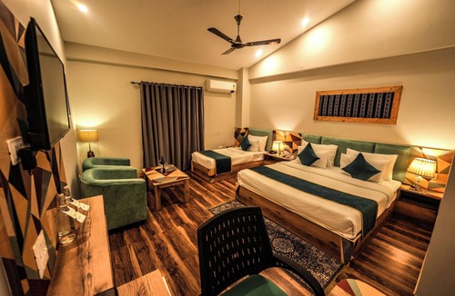 Sidhpur Hotel | Hotel Square One By D'Polo Dharamshala ID 92552899