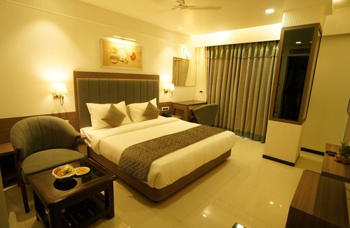 Mahmoorganj Hotel | Hotel Square S