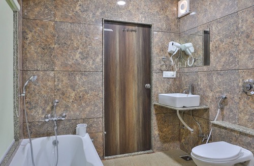 Vallabh Vidhyanagar Hotel | Hotel SR Regency
