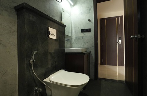 Gomti Nagar Hotel | Hotel SS4 Crystals