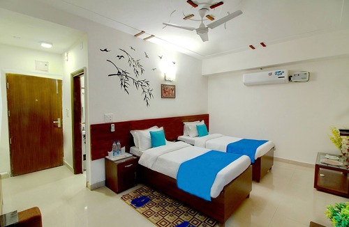 DLF Phase 3 Hotel | Hotel Staayz Premium