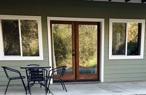 Kaweah House | Hotel-Style Retreat on private property - Sleeps 4