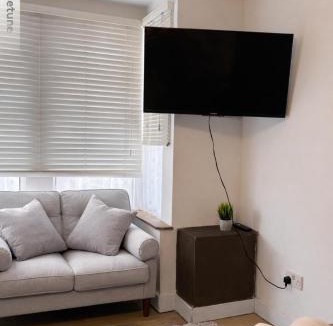 Reading House | Hotel Style Room within Reading