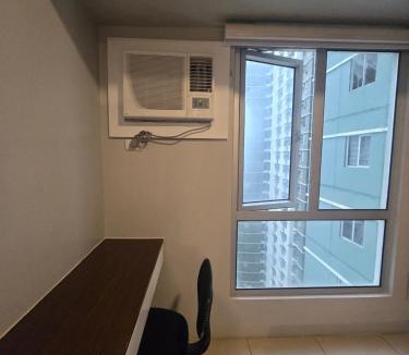 Cebu Apartment | Hotel Style Studio with Pool View & Fast Wi-Fi 4pax