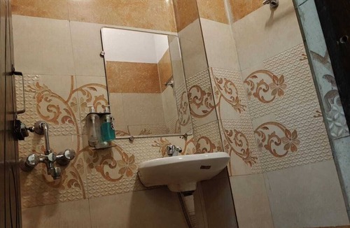 Mayapur Hotel | Hotel Sudarshan