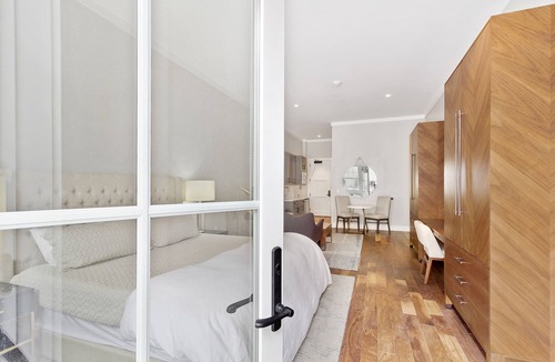 East Garden City Hotel | Hotel Suites at Vanderbilt