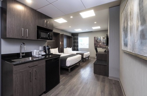 Les Rivieres Hotel | Hotel & Suites Le Dauphin Quebec