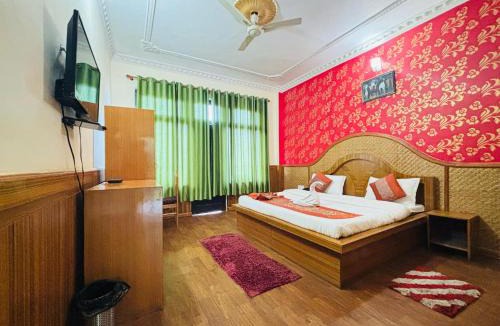 Kausani Hotel | Hotel Sumit