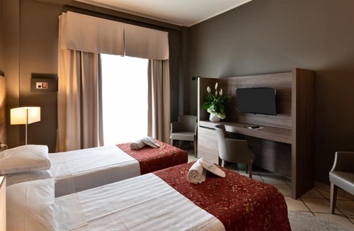 Zona Lancetti Hotel | Hotel Sunflower