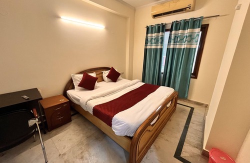 Sector 14 Hotel | Hotel Sunshine