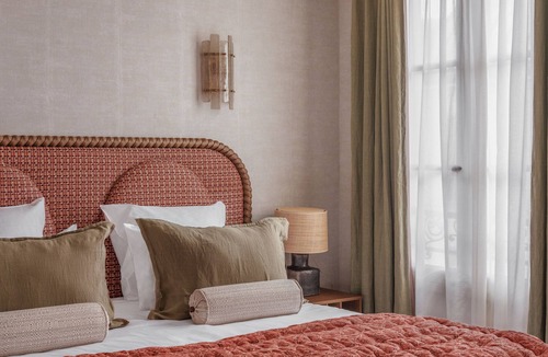 Enfants-Rouges Hotel | Hotel Suzie Blue