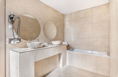 Secteur 1 Hotel | Hotel Terminus