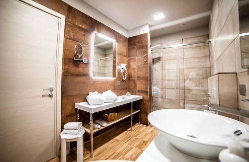 Caramagna Piemonte Hotel | Hotel Terre Dei Salici