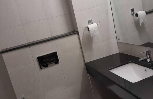 DLF Phase 5 Hotel | Hotel The Luxem