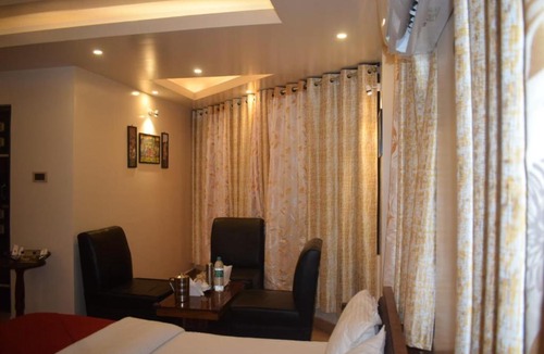 Krishnanagar Hotel | HOTEL THE PRIMIUM ( RASHIK BANGALI )