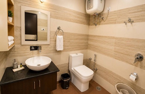 Mansarovar Hotel | Hotel The White Tulip