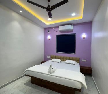 Satara Hotel | Hotel Tip Top loding