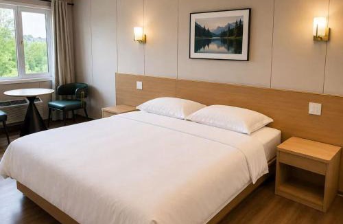 Mont-St-Hilaire Hotel | Hotel Transit