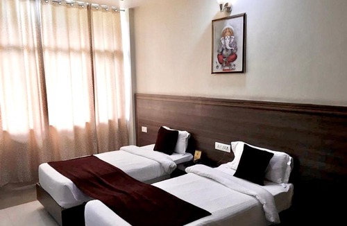 Rishikesh Hotel | Hotel Trihari